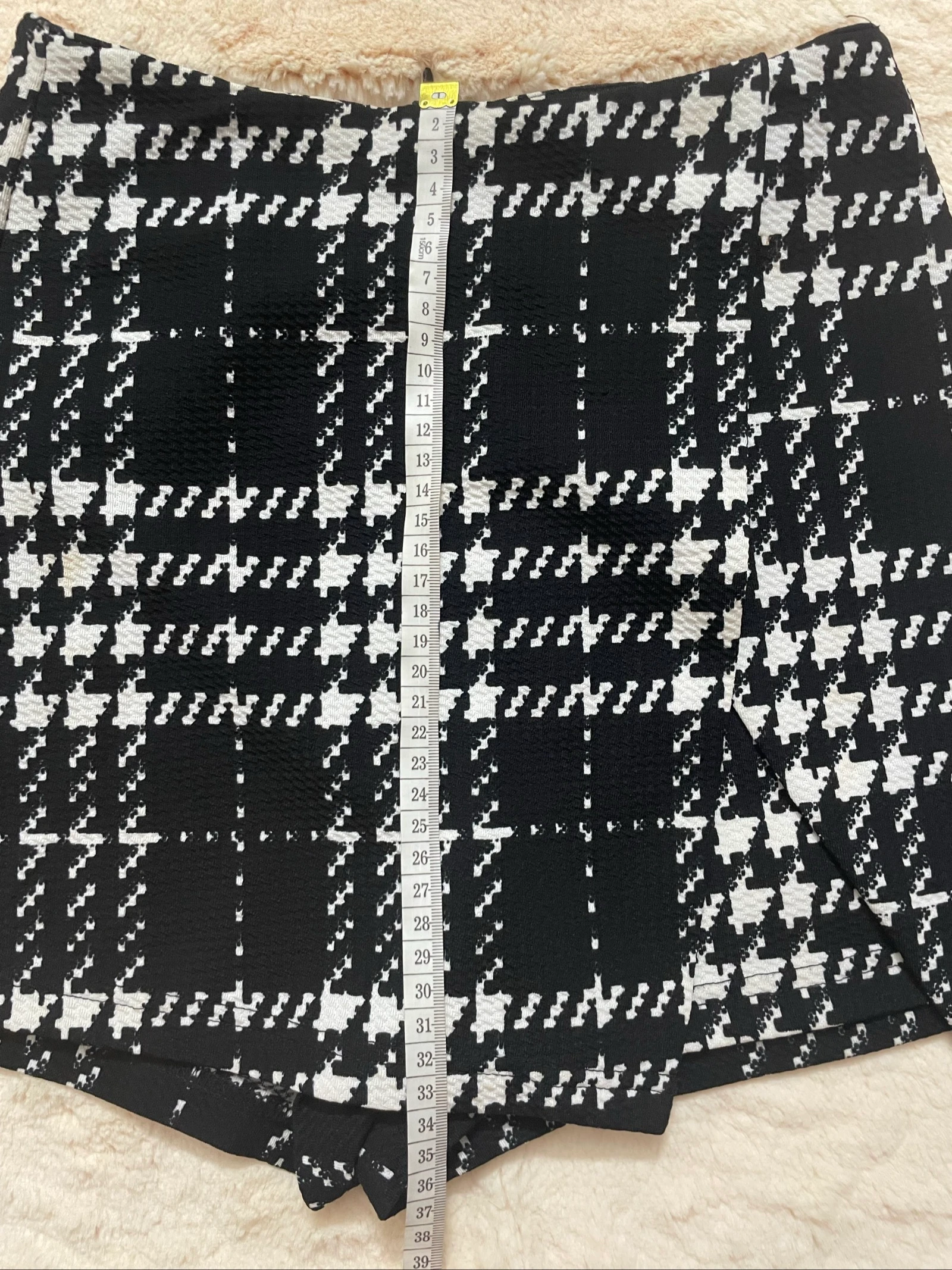 Jupe pantalon à carreaux blanc et noir – Taille XS – photo 6